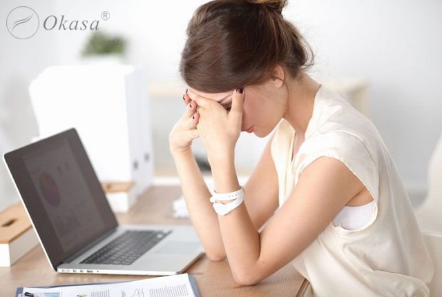 Ánh sáng xanh từ các thiết bị điện tử có thể gây hại mắt