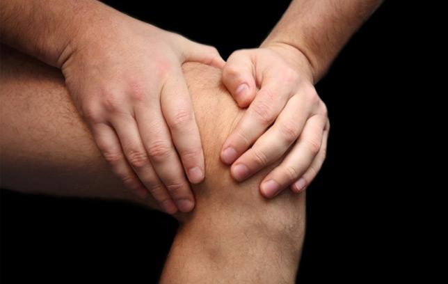 Đau đầu gối nhưng không sưng có thể do bị viêm