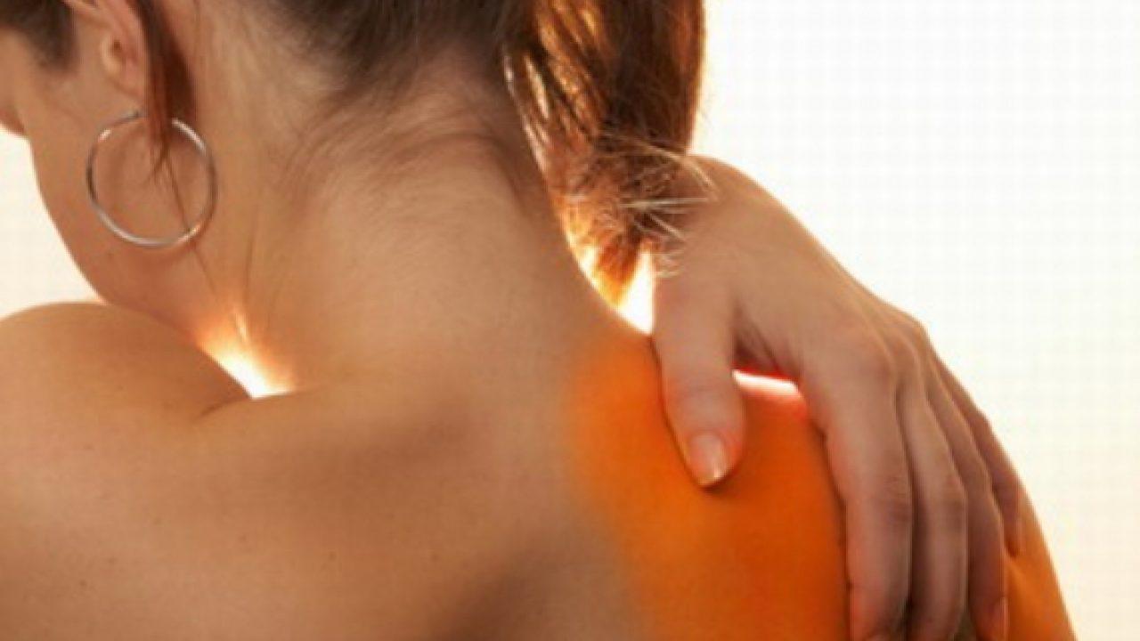 Đau nhức cánh tay trái do chấn thương vai