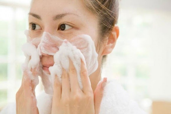 bài mát xa mặt tại spa