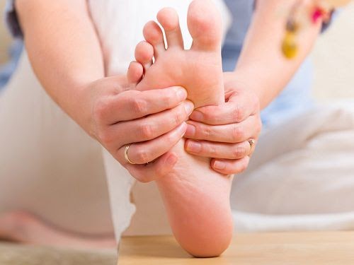 bấm huyệt bàn chân trị bách bệnh tại nhà
