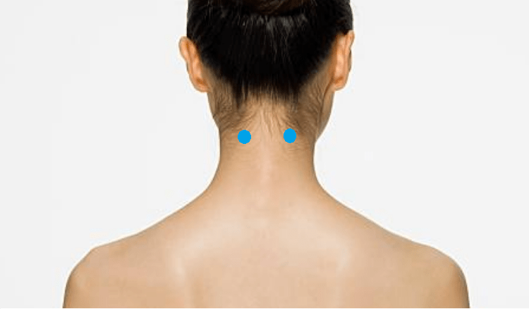 cách chữa đau đầu bằng bấm huyệt thiên trụ