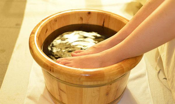 cách chữa đau nhức bàn chân đơn giản và hiệu quả
