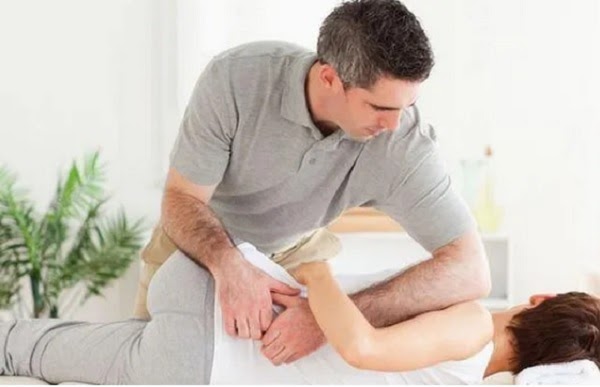 cách chữa trị đau 2 bên hông sau lưng tại nhà
