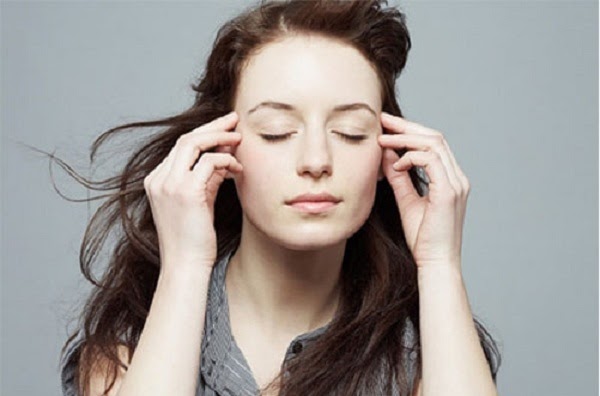 cách mát xa mắt cận