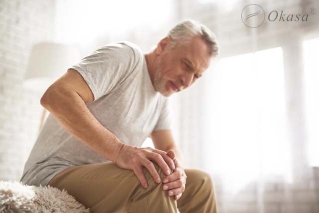Chứng cứng khớp khi thời tiết chuyển mùa