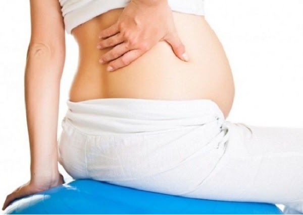 có bầu 3 tháng bị đau lưng
