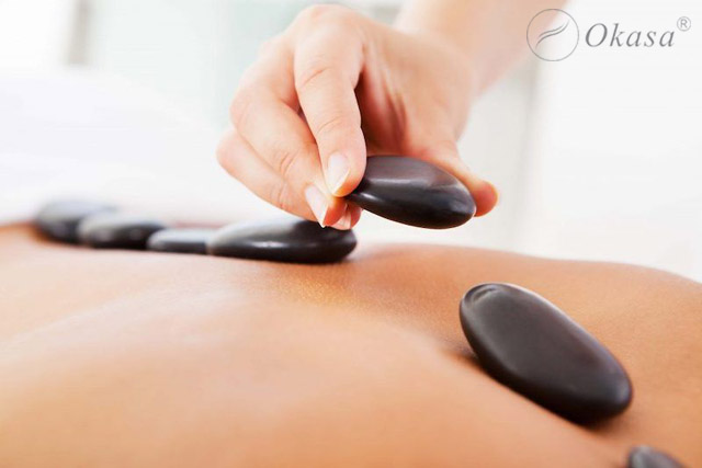 Công dụng của massage body đá nóng với sức khỏe và sắc đẹp