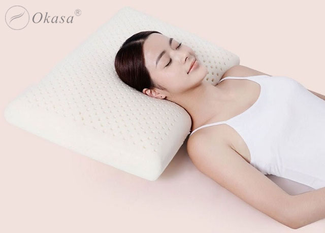 Hướng dẫn massage cho cổ ở tư thế nằm ngửa