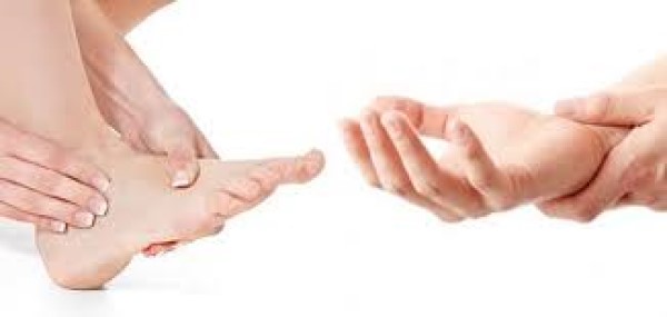 điều trị đau nhức khớp tay chân