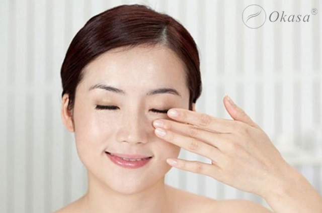 Massage giúp giảm mỏi mắt và xóa nếp nhăn