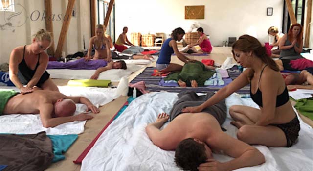 Massage lingam cho nam giới