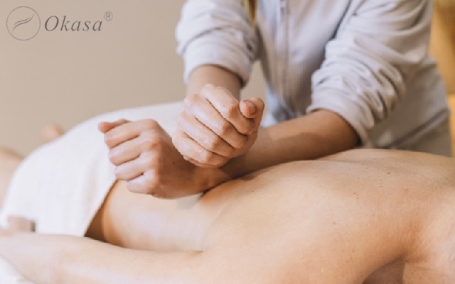 Massage lưng giúp giảm mệt mỏi