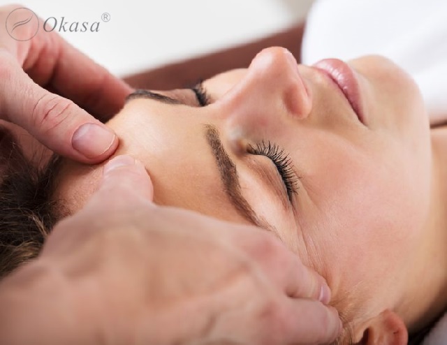 Massage mặt ngăn ngừa lão hóa và dưỡng da săn chắc, mịn màng