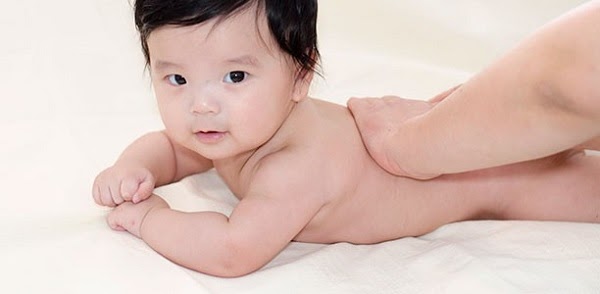 mát xa cho trẻ 4 tháng tuổi chi tiết