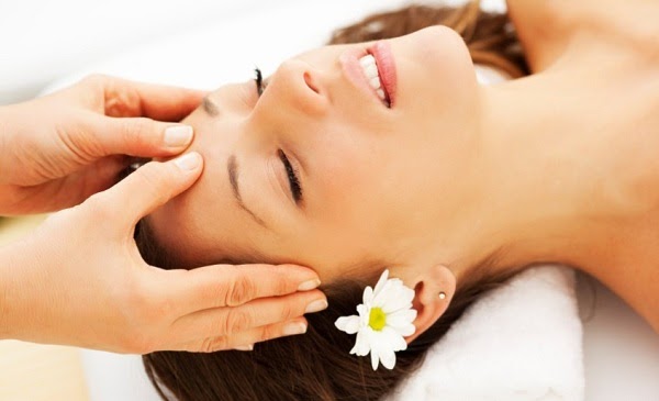 Mát xa đầu có tác dụng gì và có nên dùng ghế massage để mát xa đầu không?