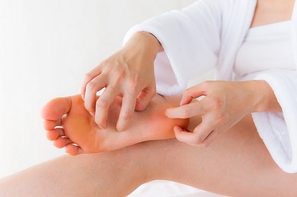 Mát xa gan bàn chân có tác dụng gì và dùng ghế massage có hiệu quả không?