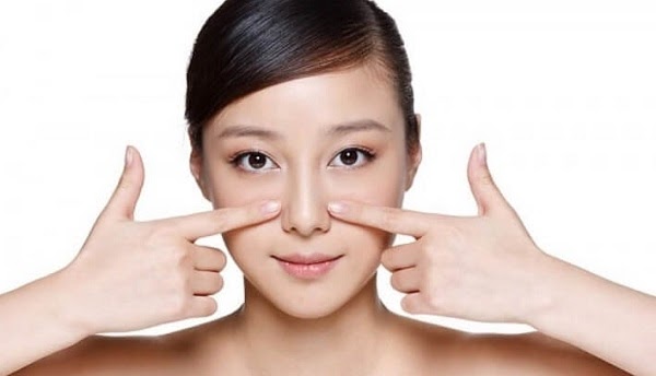 mát xa giảm nếp nhăn khóe miệng tại nhà