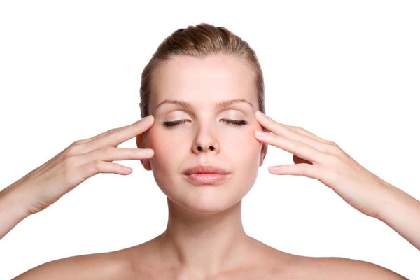 mát xa trị nhức đầu
