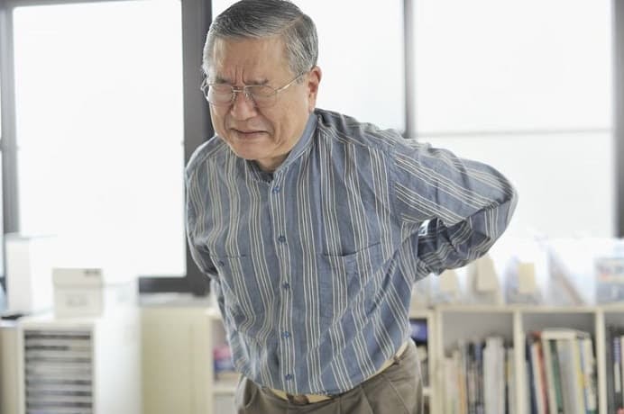 may-mat-xa-rung-cam-tay Máy mát xa rung cầm tay trị đau lưng