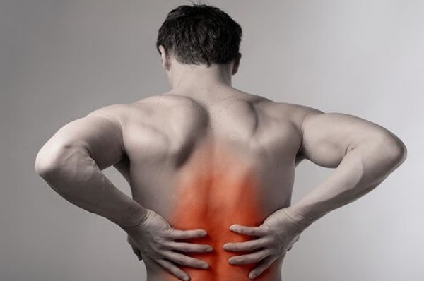 Nguyên nhân đau lưng dưới ở phụ nữ - nam giới là gì và cách điều trị với ghế massage