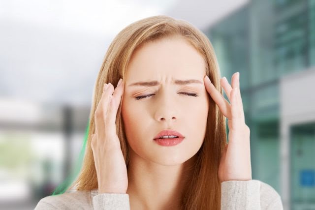Nhức đầu thường xuyên là triệu chứng của bệnh gì?