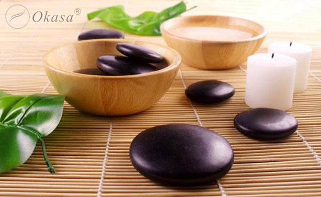 Những lợi ích và bất cập của massage đá nóng