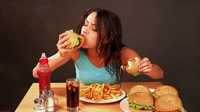 Phòng tránh nguy cơ thoái hóa đốt sống cổ cho dân công sở
