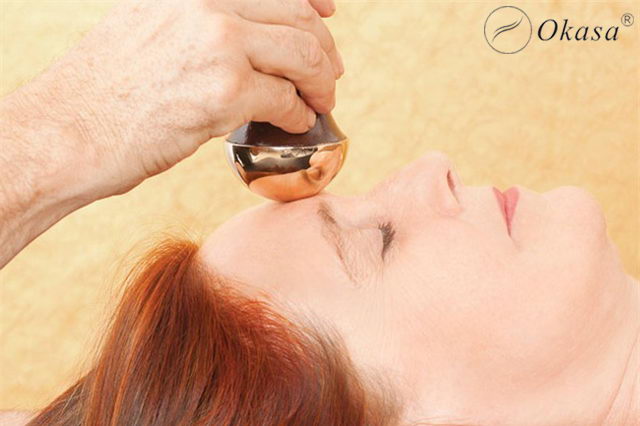 Phương pháp massage mặt Kansa, bí quyết làm đẹp của phụ nữ Ấn