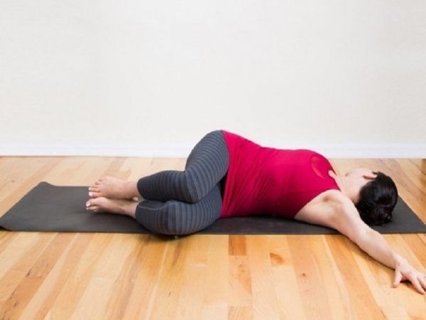 thể dục chữa đau lưng tại nhà