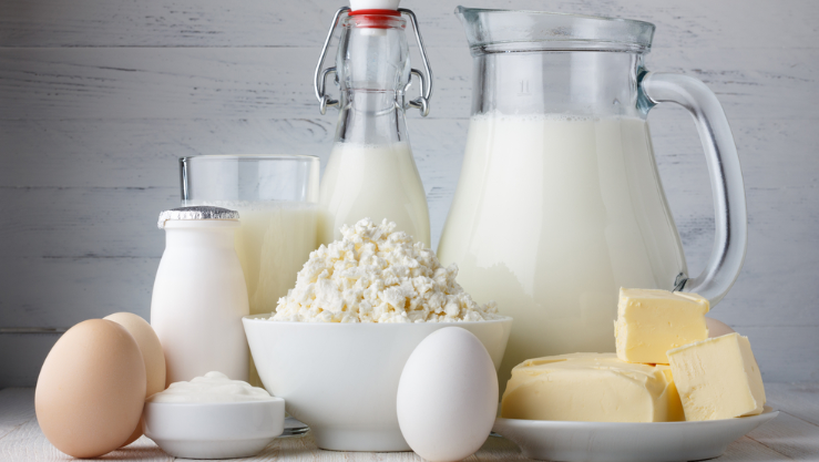 Thoái hóa khớp gối nên uống sữa và các thực phẩm chế biến từ sữa