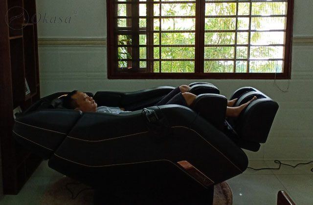 Trị đau đầu bằng xoa bóp bấm huyệt